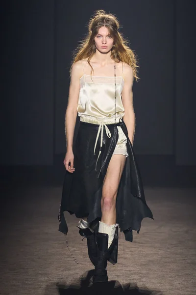 Look 2
